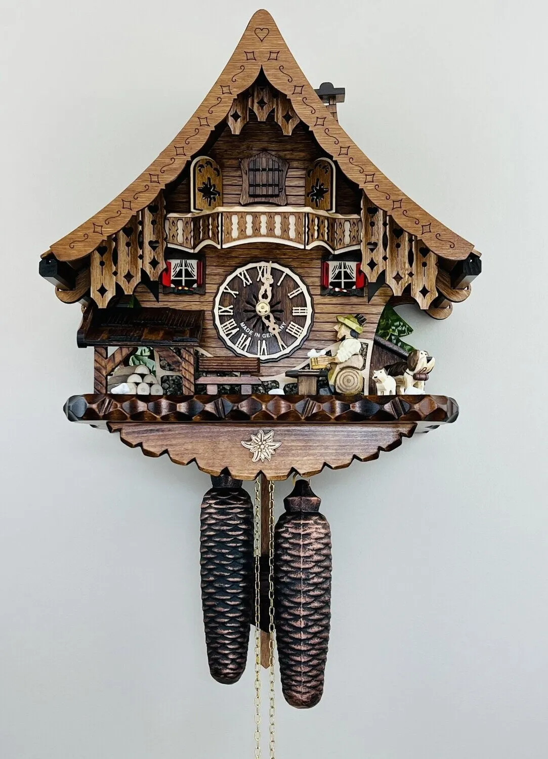 Eight Day Cuckoo Clock Chalet with Beer Drinker